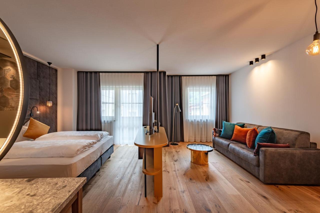 Hotel Goldene Traube Termeno Luaran gambar