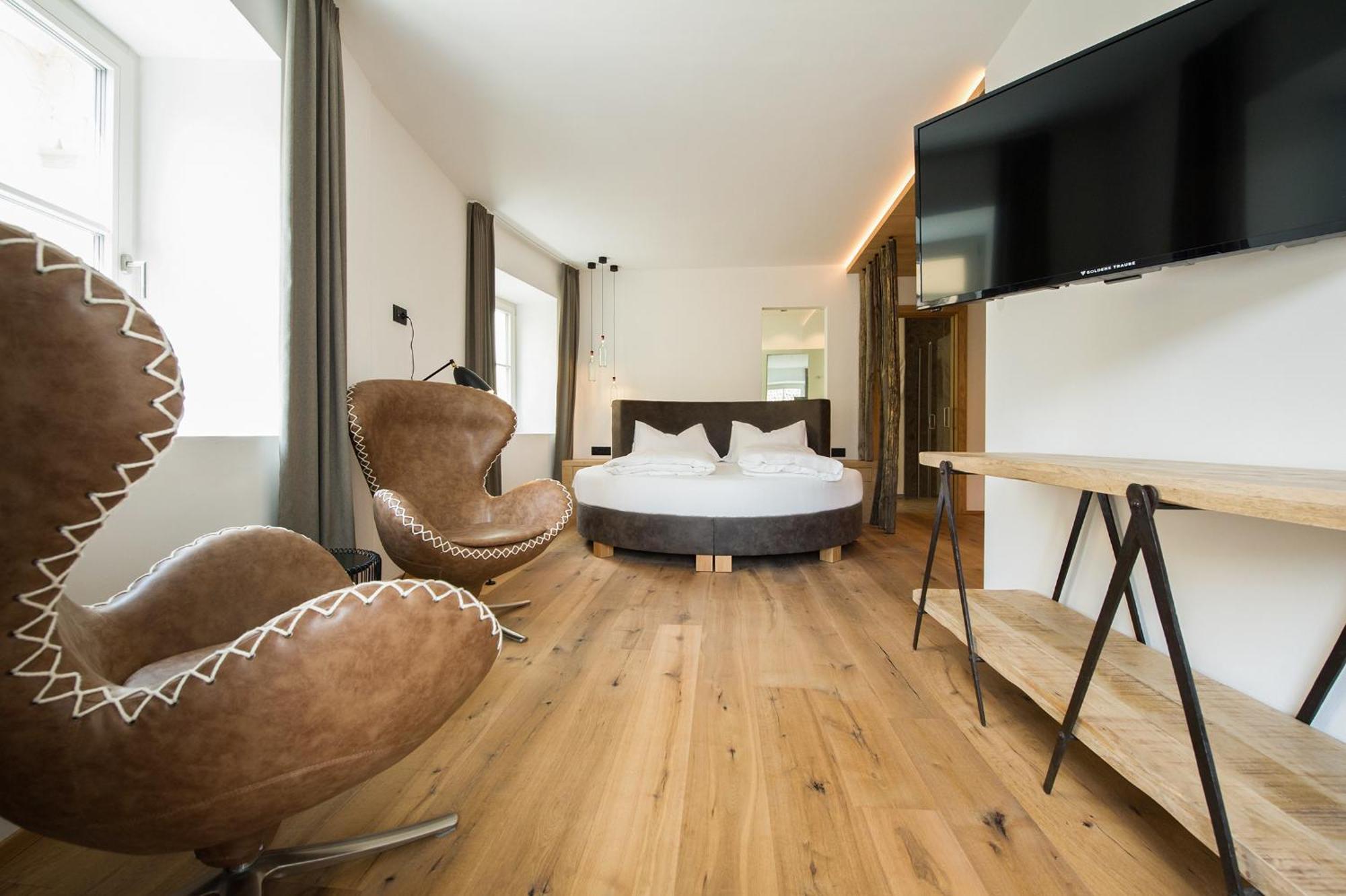 Hotel Goldene Traube Termeno Luaran gambar