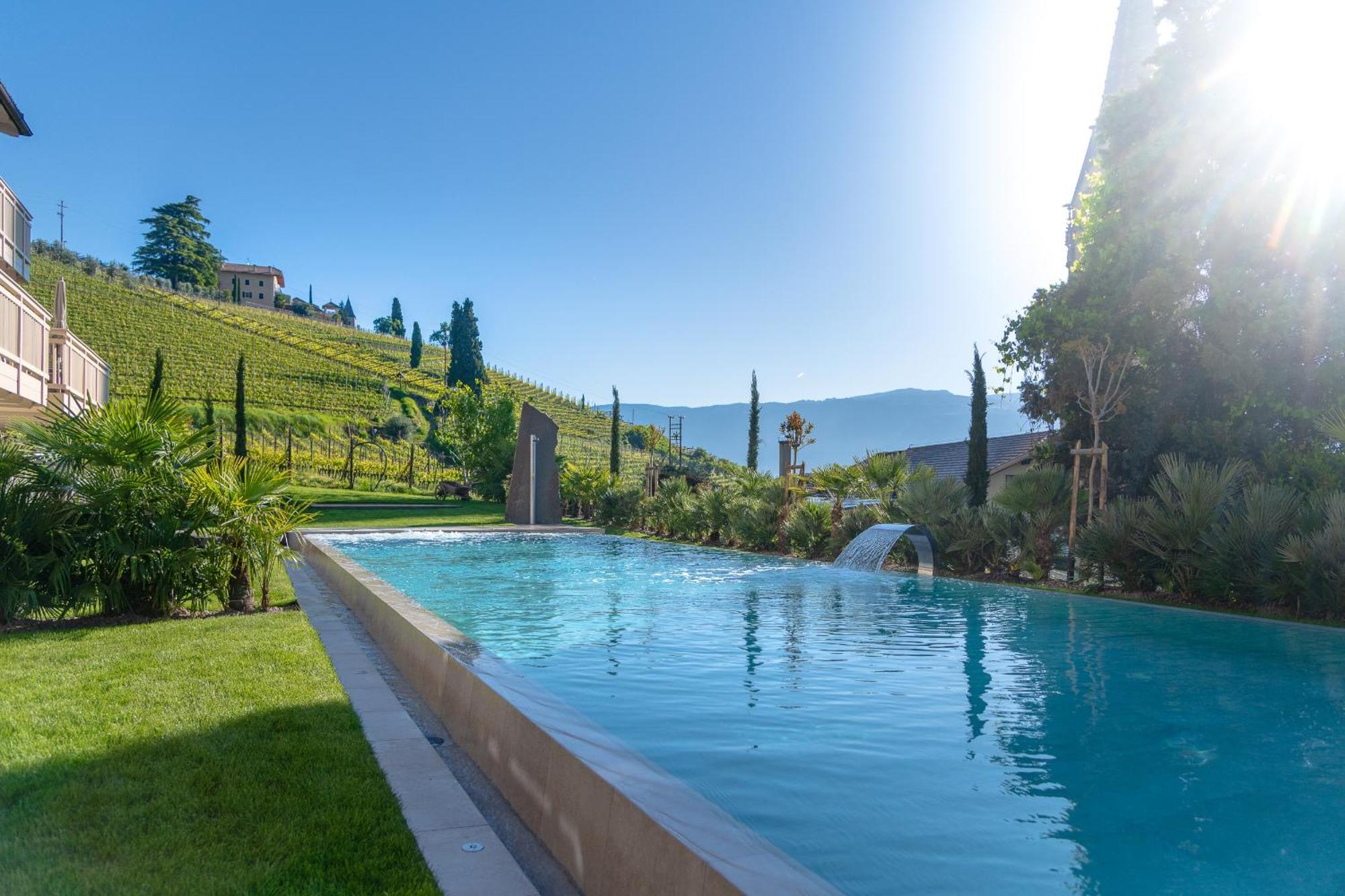 Hotel Goldene Traube Termeno Luaran gambar