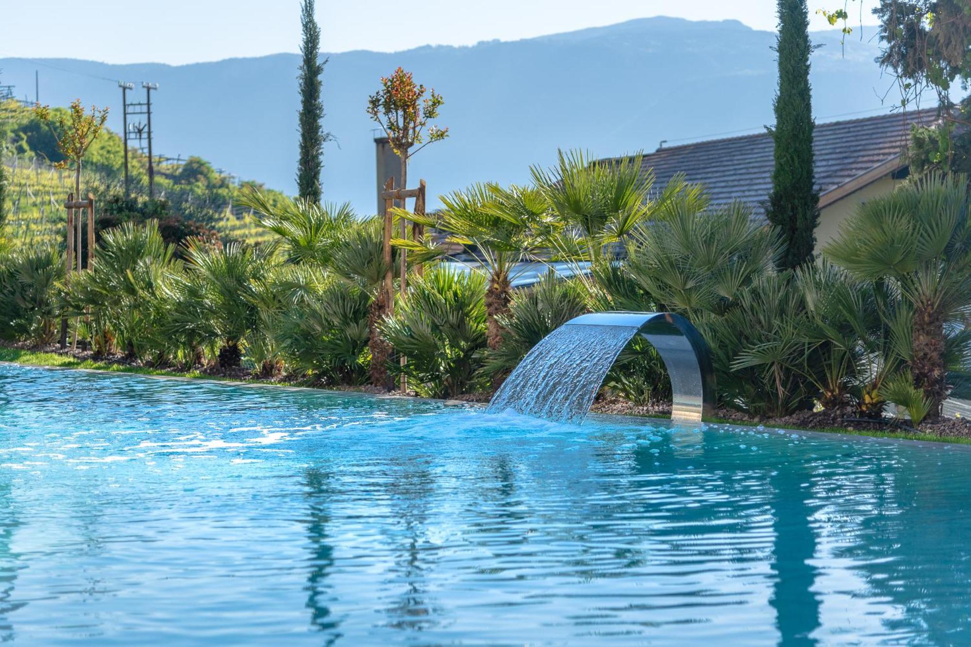 Hotel Goldene Traube Termeno Luaran gambar