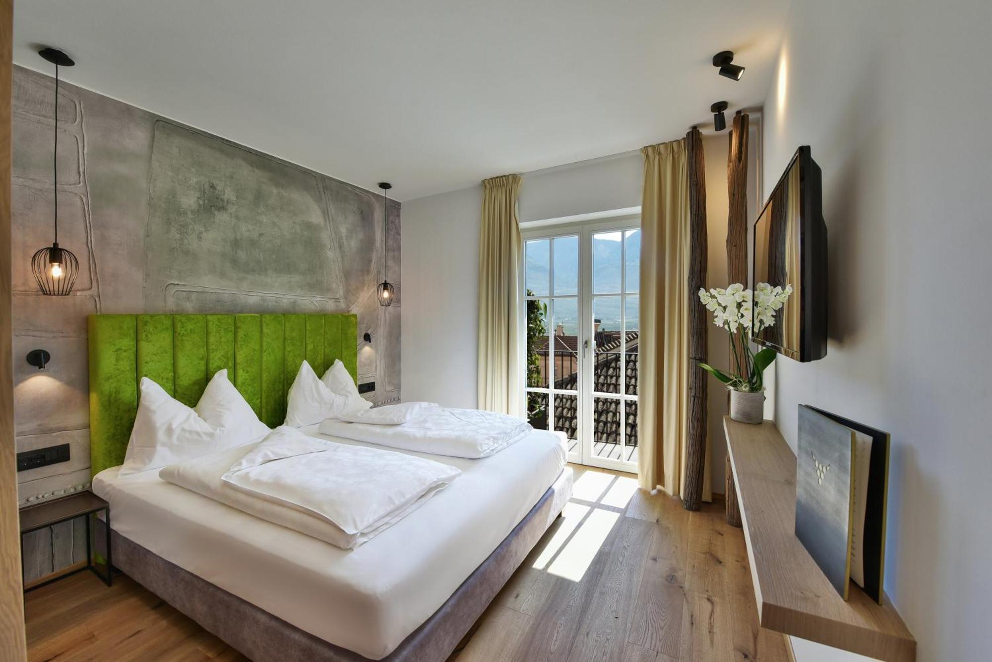 Hotel Goldene Traube Termeno Luaran gambar