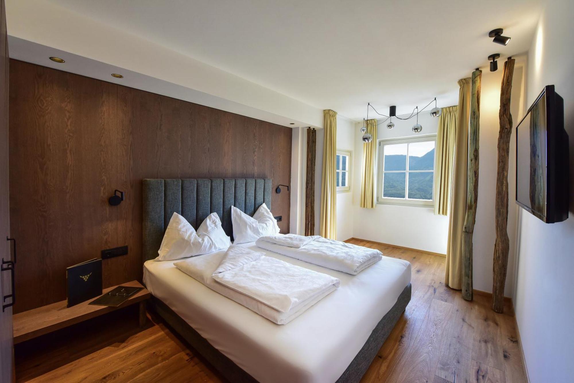 Hotel Goldene Traube Termeno Luaran gambar