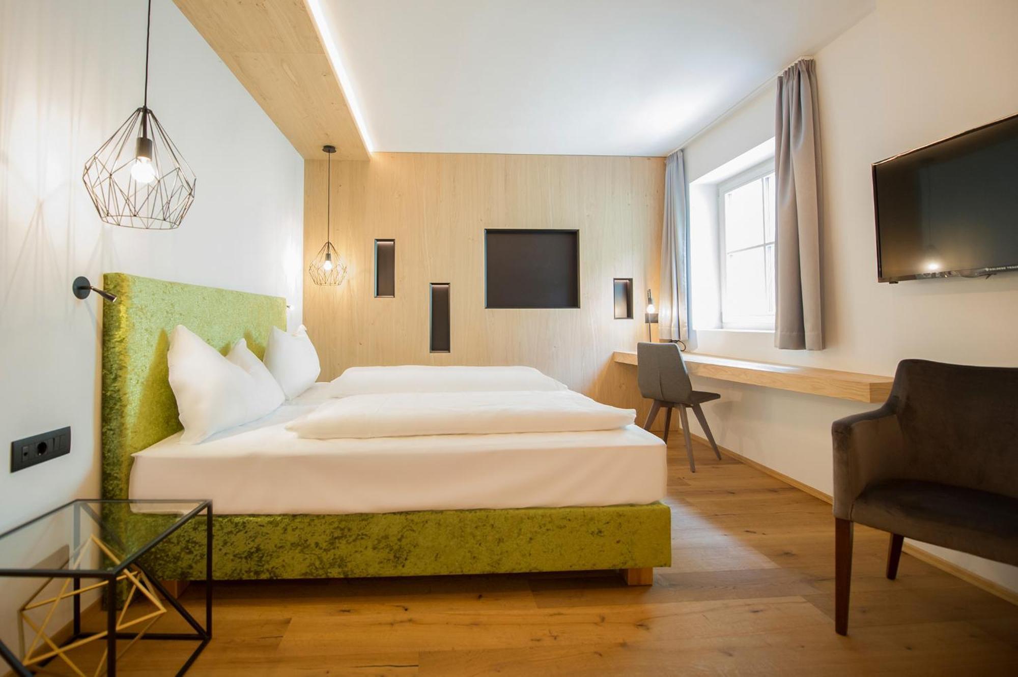 Hotel Goldene Traube Termeno Luaran gambar