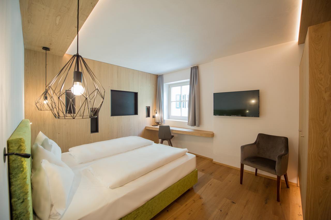 Hotel Goldene Traube Termeno Luaran gambar